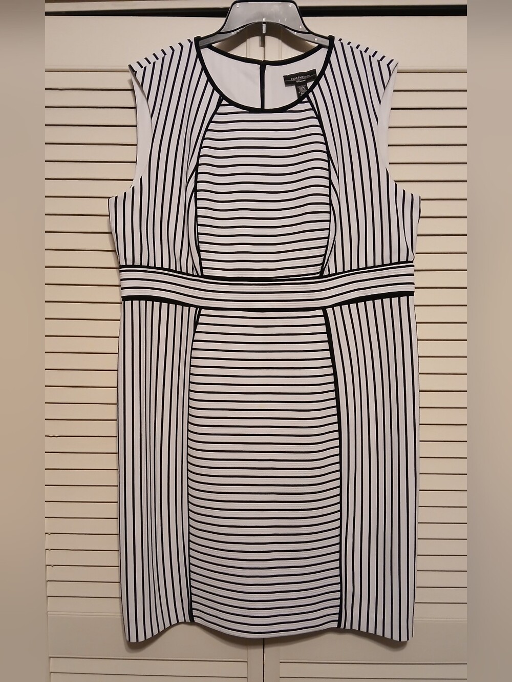 R&M Richards Woman Black and White Striped Sleeveless Sheath Dress